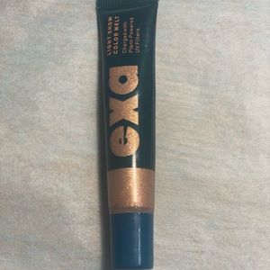 Exa liquid eyeshadow